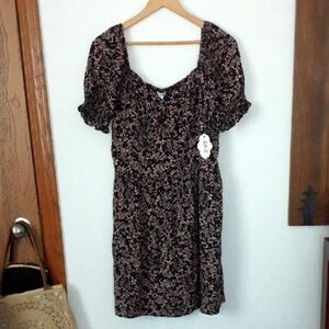 Floral Puff Sleeve Dress with Sweetheart Neckline and Elastic Smocking  XL  NWT